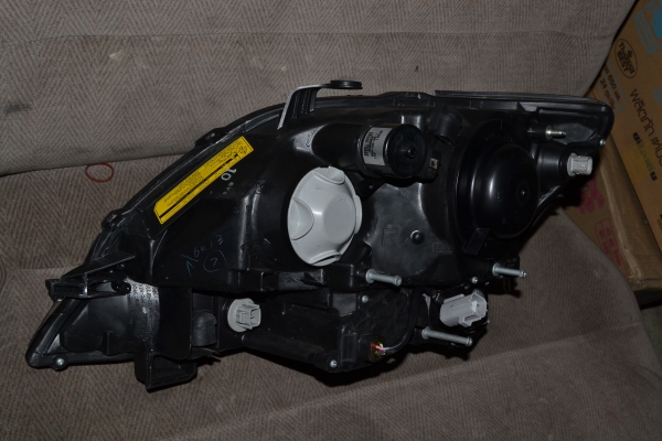 ขายไฟหน้า(ซีนอล) TOYOTA   HARRIER