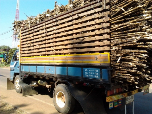 ISUZU NPR 115 HP 4BD1 กระบะคอกไม้ยาว 4.30 เมตร ช่วงล่างใหญ่ติด F หน้า F หลังครบแล้ว เครื่องแน่นแรงดี ภายในสวยครบไม่มีผุ เกียร์สั้น คัชซีไม่มีดาม ยาง 8.25 ขอบ 16 พร้อมใช้งาน เอกสารทะเบียนภาษีครบไม่ขาดพร้อมโอนครับ