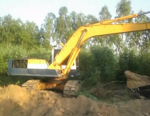 KOMATSU PC 200-5 สภาพดีบอดี้สวยพร้อมทำงานได้เลย เครื่อง ISUZU 6BG1 175 แรง ปั๊มเดิมไม่มีเยิ้มทำงานเร็วไม่โหลด ภายในสวยครบ คอนโทรลยาว บูมอาร์มไม่มีปะ เอวแน่นดี ช่วงล่างประมาณ 70\% เอกสารสัญญาซื้อขายครับ KOMATSU PC 200-5 สภาพดีบอดี้สวยพร้อมทำงานได้เลย เครื่อง ISUZU 6BG1 175 แรง ปั๊มเดิมไม่มีเยิ้มทำงานเร็วไม่โหลด ภายในสวยครบ คอนโทรลยาว บูมอาร์มไม่มีปะ เอวแน่นดี ช่วงล่างประมาณ 70\% เอกสารสัญญาซื้อขายครับ