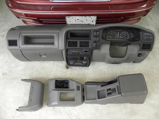 ขายชุดดคอนโซนหน้า-กลาง อีซูสุ ดรากอนอาย