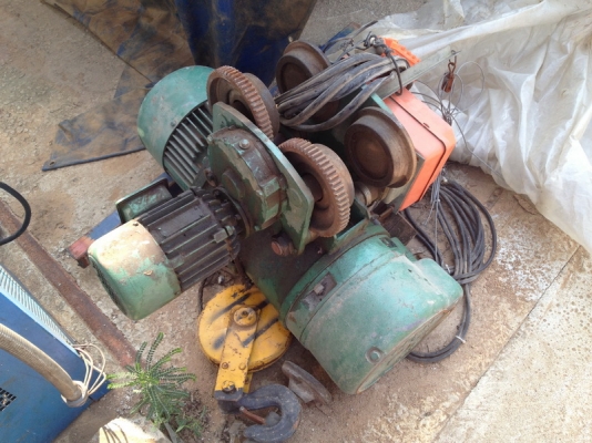 ขายเครน 2 Tun ของไต้หวัน ใช้งานได้ Lifting hight 6 เมตร พร้อม เสา A From... ขายเครน 2 Tun ของไต้หวัน ใช้งานได้ Lifting hight 6 เมตร พร้อม เสา A From...