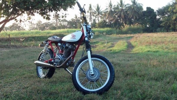 ขาย honda wing 125 เก็บงานแล้วคับ ยางมิชลินใหม่ ๆtel 085 2994314 ต่อคับ(ต่อรองได้)