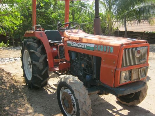 ขายด่วนรถไถนาคูโบต้า L 2602DT4WD 4X4เพาเวอร์