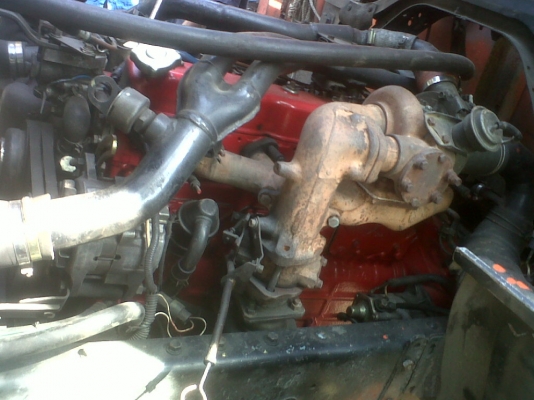 ขายเครื่อง6BD1โบอินเตอร์พร้อมเกียร์ครบๆเครืื่องเพิ่งยกลง