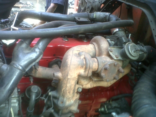 ขายเครื่อง6BD1โบอินเตอร์พร้อมเกียร์ครบๆเครืื่องเพิ่งยกลง