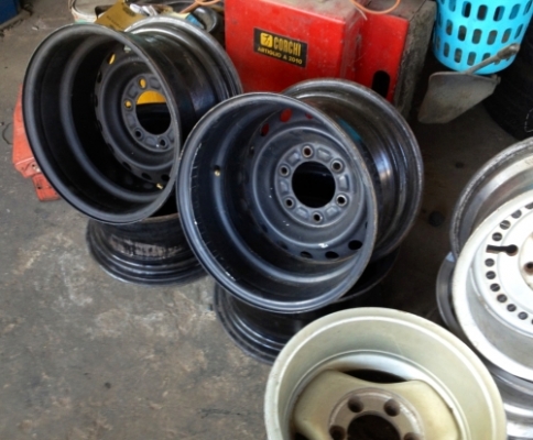 >>>ขายล้อกะทะผ่า 15x9.5 ใส่ 6 รูกระบะ ออฟลึก 7 นิ้ว!!!!!! <<<