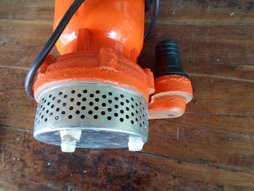 ขายปั้มแช่(ไดโว่) มือสองสภาพเหมือนใหม่ ยี่ห้อ win ขนาด1.5"