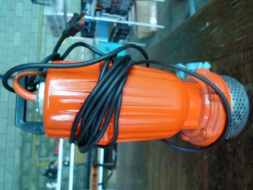 ขายปั้มแช่(ไดโว่) มือสองสภาพเหมือนใหม่ ยี่ห้อ win ขนาด1.5"