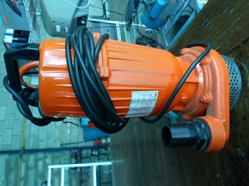 ขายปั้มแช่(ไดโว่) มือสองสภาพเหมือนใหม่ ยี่ห้อ win ขนาด1.5"