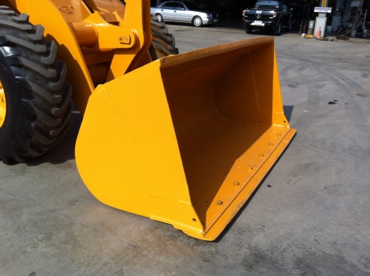 รถตัก Komatsu รุ่น WA100-1 เก่าญี่ปุ่น ทำสีใหม่ จัดไฟแนนซ์ได้ พร้อมใช้งาน