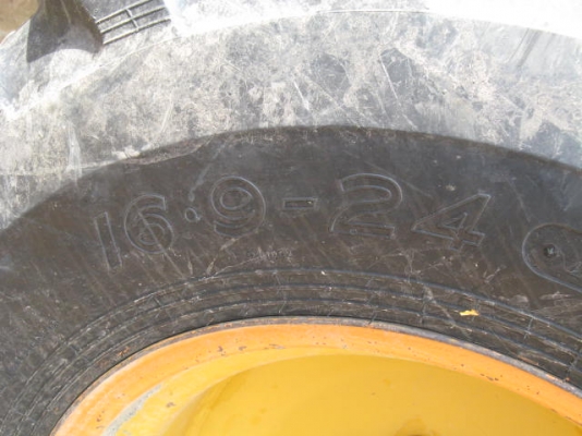 รถตัก Komatsu รุ่น WA100-1 เก่าญี่ปุ่น ทำสีใหม่ จัดไฟแนนซ์ได้ พร้อมใช้งาน