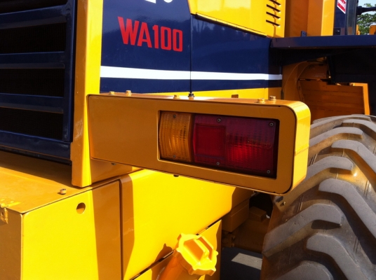 รถตัก Komatsu รุ่น WA100-1 เก่าญี่ปุ่น ทำสีใหม่ จัดไฟแนนซ์ได้ พร้อมใช้งาน