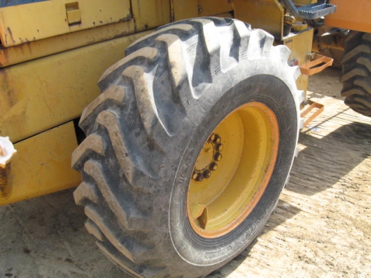 รถตัก Komatsu รุ่น WA100-1 เก่าญี่ปุ่น ทำสีใหม่ จัดไฟแนนซ์ได้ พร้อมใช้งาน