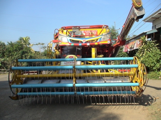 ขายด่วนรถเกี่ยวพร้อมลุยนาปรัง