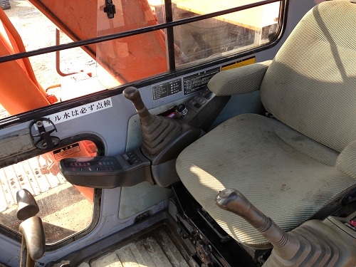 ขายรถแบคโฮ HITACHI EX120-2 สภาพสวยงามมาก คอนโทรลสั้น ชมVDOการทำงานได้ครับ นำเข้าจากประเทศญี่ปุ่น  ระบบไฟฟ้าเต็ม ติดต่อ 081-2990958