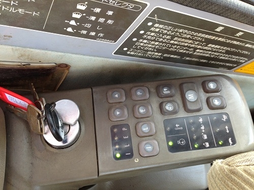 ขายรถแบคโฮ HITACHI EX120-2 สภาพสวยงามมาก คอนโทรลสั้น ชมVDOการทำงานได้ครับ นำเข้าจากประเทศญี่ปุ่น  ระบบไฟฟ้าเต็ม ติดต่อ 081-2990958