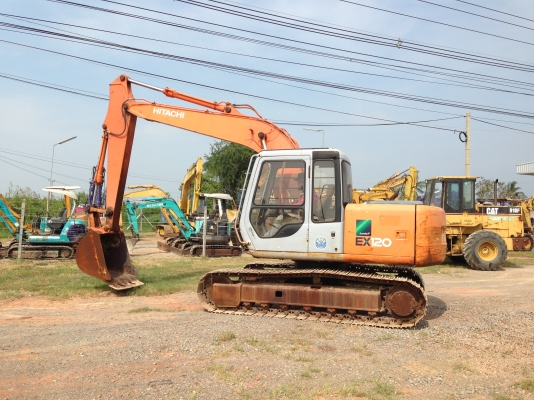 ขายรถแบคโฮ HITACHI EX120-2 สภาพสวยงามมาก คอนโทรลสั้น ชมVDOการทำงานได้ครับ นำเข้าจากประเทศญี่ปุ่น  ระบบไฟฟ้าเต็ม ติดต่อ 081-2990958