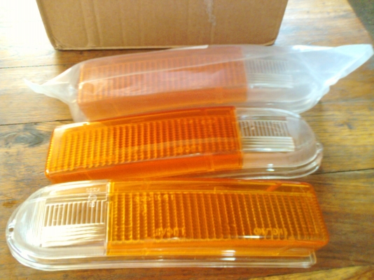 ขายไฟเลี้ยวจากั่ว xj6 หน่อยครับสภาพสวยๆของใหม่ถูกๆ