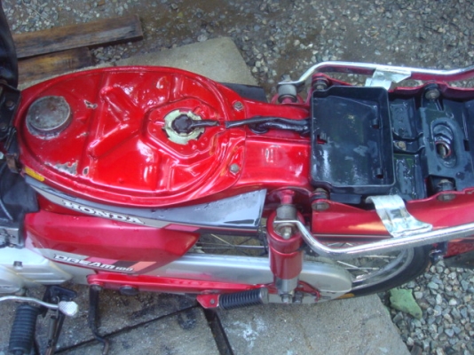 HONDA ดรีมคุรุสภาสีแดงตัวสุดท้ายสวยเดิมมากเครื่องดี ภาษีเต็ม 14500มีรูปเยอะครับ HONDA ดรีมคุรุสภาสีแดงตัวสุดท้ายสวยเดิมมากเครื่องดี ภาษีเต็ม 14500มีรูปเยอะครับ