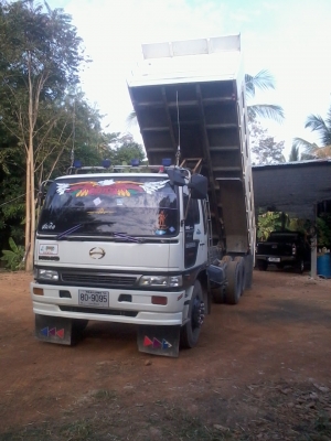 ขายสิบล้อพร้อมใช้งาน สวย ๆ ดั๊มพ์ต่อใหม่ เจ้าของขับเองขายเอง