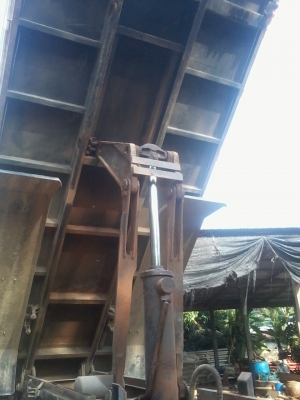 ขายสิบล้อพร้อมใช้งาน สวย ๆ ดั๊มพ์ต่อใหม่ เจ้าของขับเองขายเอง