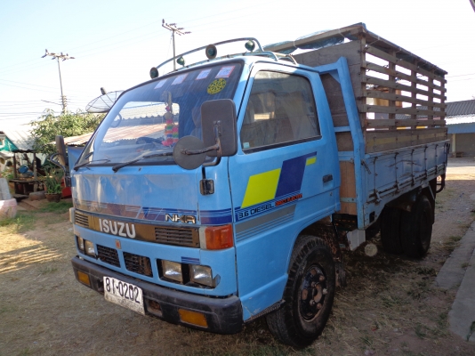 ขาย ISUZU NKR 110 HP เครื่อง 4BE1 ยกหัวได้ ยาว 3.20 ม. ขาย ISUZU NKR 110 HP เครื่อง 4BE1 ยกหัวได้ ยาว 3.20 ม.