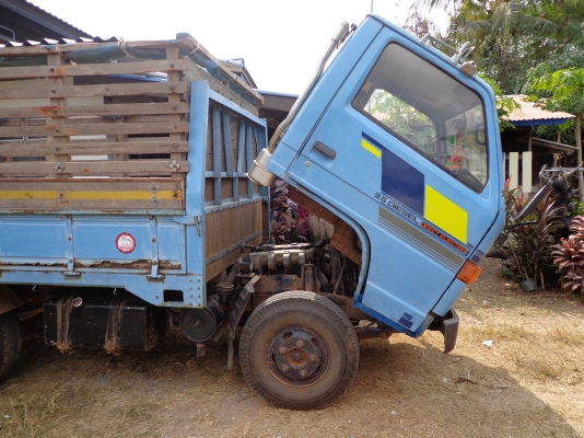 ขาย ISUZU NKR 110 HP เครื่อง 4BE1 ยกหัวได้ ยาว 3.20 ม. ขาย ISUZU NKR 110 HP เครื่อง 4BE1 ยกหัวได้ ยาว 3.20 ม.