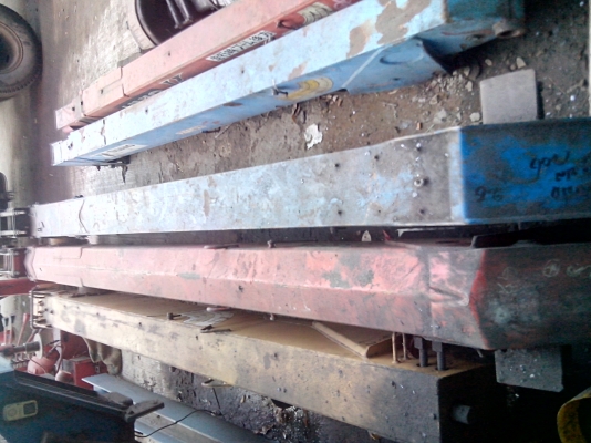 ขานเครน UNIC 330 6 เหลื่ยม 5ปอก4ชัก ขาสูง เอวยกได้5ตัน พร้อมใช้งาน เก่านอกใหม่ไทยครับ