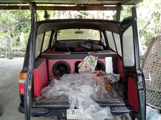 ขายรถแวน ฟอร์ด ราคาถูกมากๆๆ สภาพสวยๆ เบาะเนี้ยบๆ ขายรถแวน ฟอร์ด ราคาถูกมากๆๆ สภาพสวยๆ เบาะเนี้ยบๆ