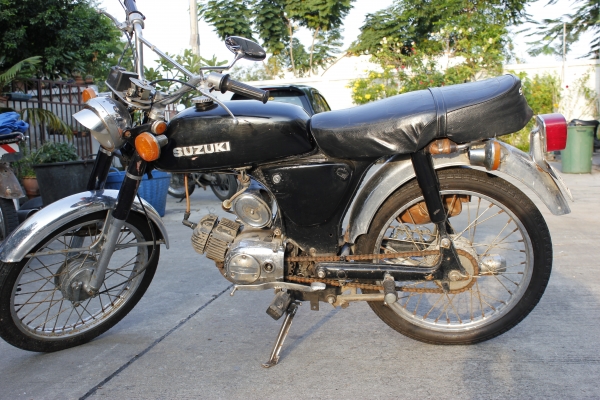 ขาย ซูซูกิ เอ 80  9500 มีทะเบีัยน พร้อมชุดโอน