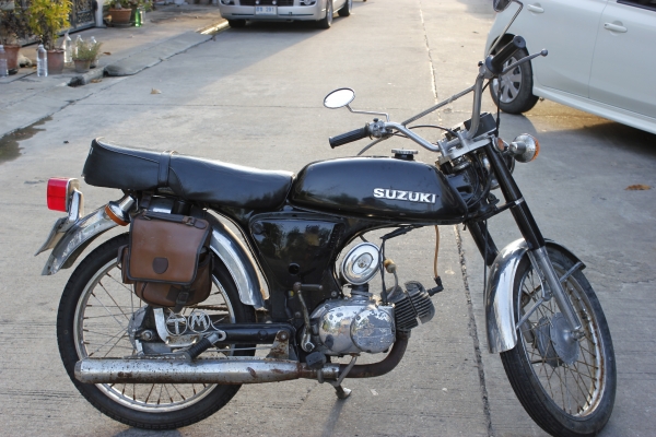 ขาย ซูซูกิ เอ 80  9500 มีทะเบีัยน พร้อมชุดโอน