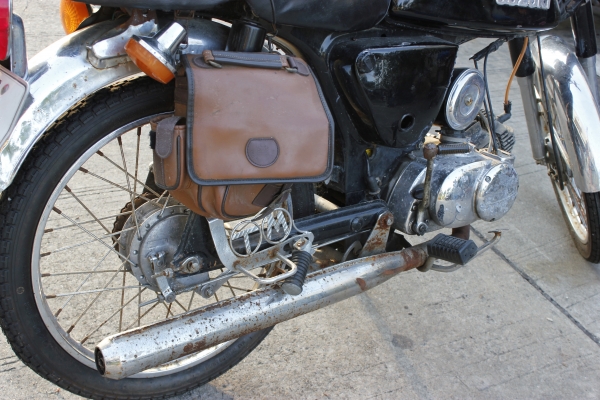 ขาย ซูซูกิ เอ 80  9500 มีทะเบีัยน พร้อมชุดโอน