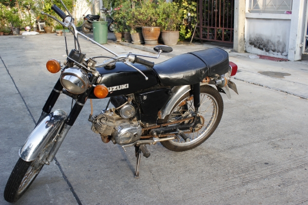 ขาย ซูซูกิ เอ 80  9500 มีทะเบีัยน พร้อมชุดโอน