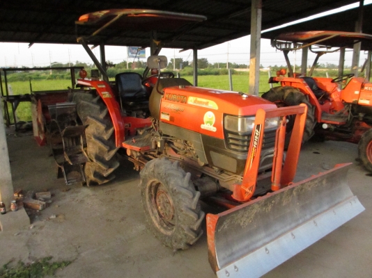 KUBOTA L4508DI-SP พร้อมใบมีดดันดิน ตราช้างและ โรตารี่ RX 182 F พร้อมใช้สุดๆ KUBOTA L4508DI-SP พร้อมใบมีดดันดิน ตราช้างและ โรตารี่ RX 182 F พร้อมใช้สุดๆ
