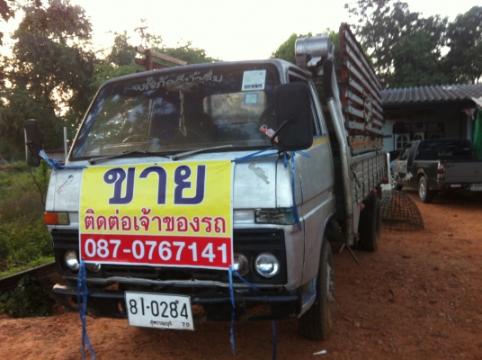 ขายด่วน รถหกล้อขนาด ๓.๕ เมตร สภาพดี สตาร์ดติดทีเดียว มีทะเบียบ รถบ้านเจ้าของขายเองครับ