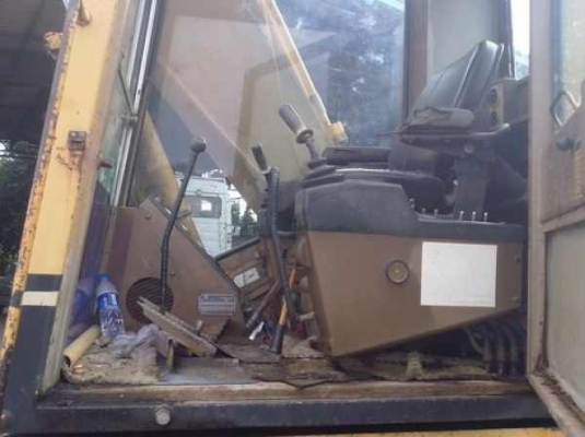 ต้องการขายรถแบคโฮ CAT 225B LC ต้องการขายรถแบคโฮ CAT 225B LC