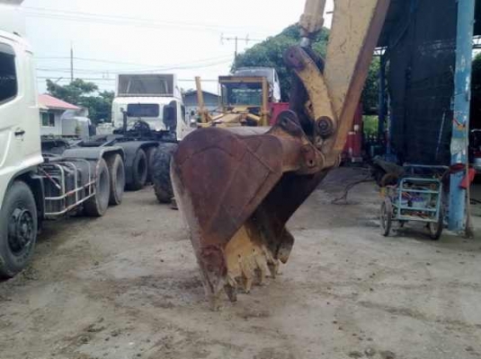 ต้องการขายรถแบคโฮ CAT 225B LC ต้องการขายรถแบคโฮ CAT 225B LC