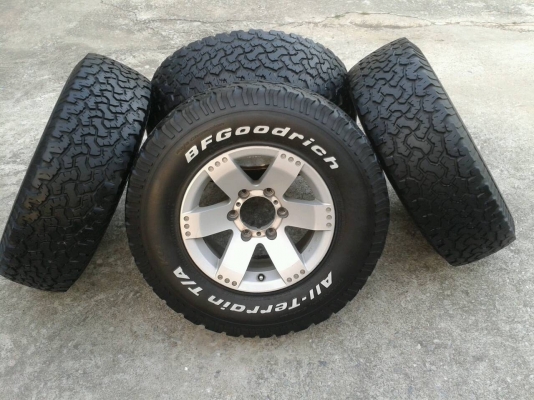 ขาย BF ALL 30 X 9.5 R15 พร้อมล้อ 10,000 บาทครับ