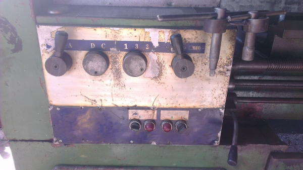 Sell> แท่นกลึงมือสอง 5 ฟุต 3 เพลา มีเบลค หน้าแท่นกว้าง คอลึก รุ่นหนัก กำแพงแสน นครปฐมครับ