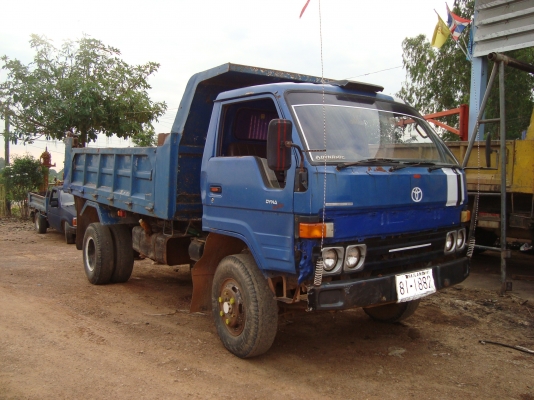 ขายรถบรรทุก 6 ล้อ TOYOTA DYNA 350 สภาพใช้ และ