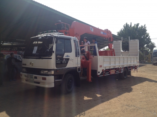 กำลังเช็ครายละเอียด 6 ล้อติดเครน 5 ตันจากเกาหลีสั่งได้ครับไม่แพงคุ้มค่าครับ