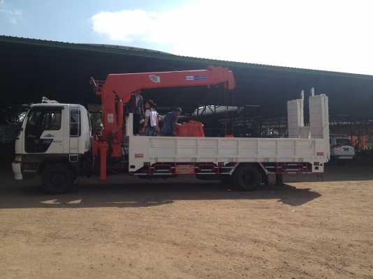 กำลังเช็ครายละเอียด 6 ล้อติดเครน 5 ตันจากเกาหลีสั่งได้ครับไม่แพงคุ้มค่าครับ