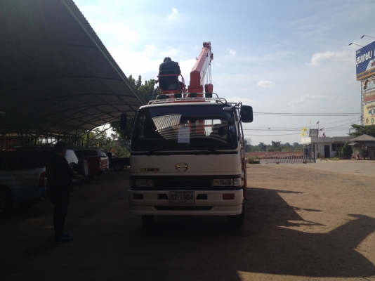 กำลังเช็ครายละเอียด 6 ล้อติดเครน 5 ตันจากเกาหลีสั่งได้ครับไม่แพงคุ้มค่าครับ