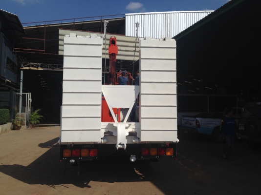 กำลังเช็ครายละเอียด 6 ล้อติดเครน 5 ตันจากเกาหลีสั่งได้ครับไม่แพงคุ้มค่าครับ