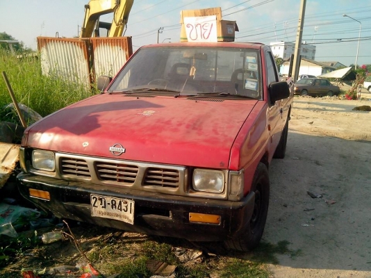 ขาย  Nissan Big M ฝาแดง