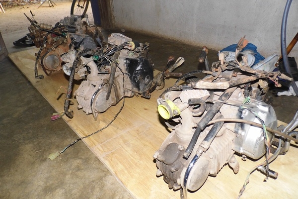 ขายเครื่องเวฟ 125 จำนวน 3เครื่อง พร้อมชุดสายไฟและกล่องไฟ