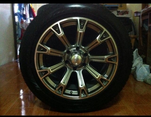 ขายแม็ก  Lenso Intimidator 6 ขอบ 20+ ยาง Atturo 265/50/20 ยางปี 11 ลดเหลือ 35000 ราคาต่อรองได้