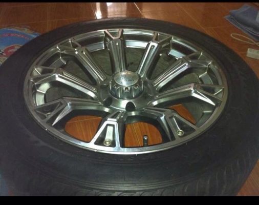 ขายแม็ก  Lenso Intimidator 6 ขอบ 20+ ยาง Atturo 265/50/20 ยางปี 11 ลดเหลือ 35000 ราคาต่อรองได้