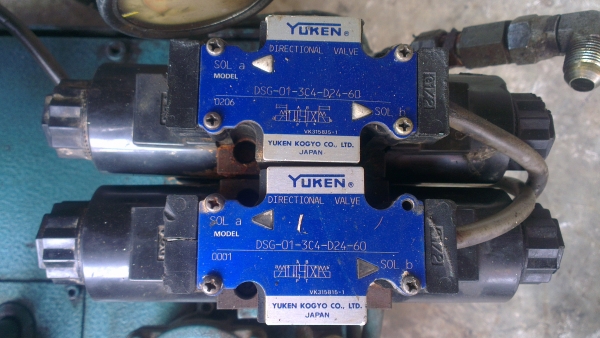 Sell&gt; ชุดปั้มไฮดรอลิคมือสอง พร้อมคอนโทรลไฟฟ้า 24VDC. 2 ชุด มอเตอร์ 3 แรง 380V, ปั้มยี่ห้อ Yuken Japan ครับ