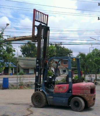 Sell> ขายโฟลค์ลิฟท์มือสอง 3 ตัน 2 กระบอก เสาสูง 3 เมตร เครื่องดีเซล กำแพงแสน นครปฐมครับ